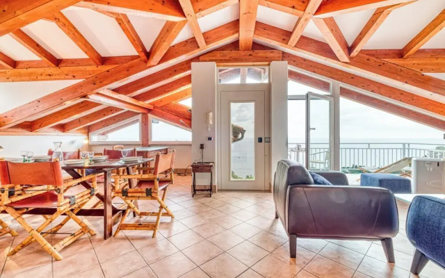 Villa Luce del Sol with Pool - L
