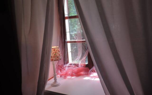 La chaumière et sa Roulotte