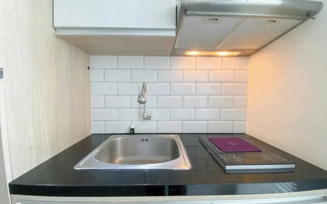 Strategic 2Br Apartment With Pool View At Parahyangan Residence