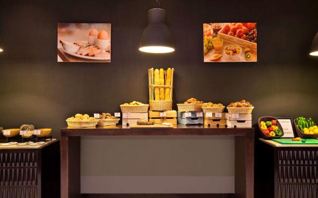 Hotel ibis Al Rigga