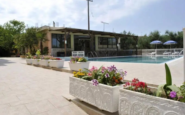Kozanos Hotel & Suites