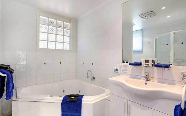 Sunway Farm Bed & Breakfast & Rosebud Cottage