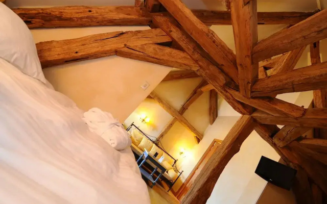 Hostellerie de la tour dauxois