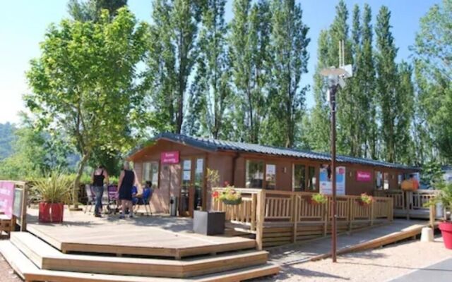 Camping Les Rives De Condrieu