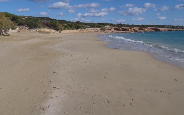 Dafnis Studios & Apartments