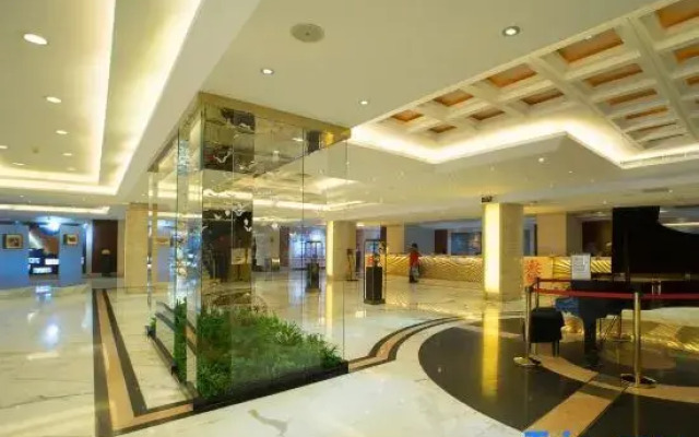 TOP TOURXiangtu·Wanyu (Tianzi Wharf, Beijing Road, Guangzhou)
