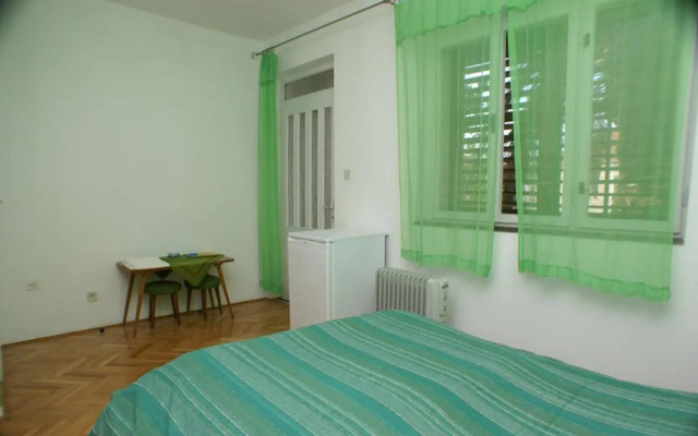 Double Room Jelsa 4041e