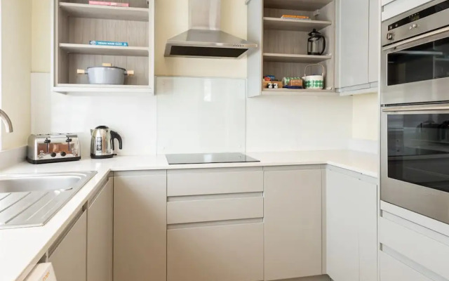 Host Stay Riverbank