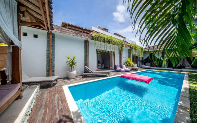 Elvano villa in heart of seminyak and near beach