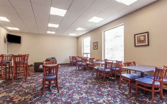 Super 8 Kamloops