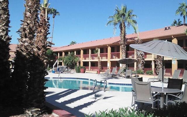 American Inn and Suites
