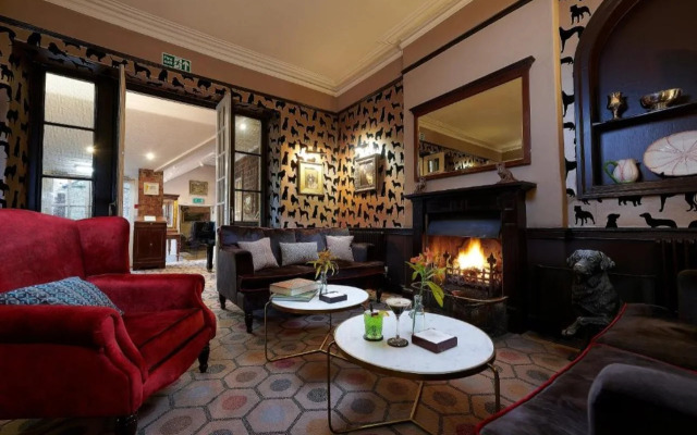 The Devonshire Arms Hotel