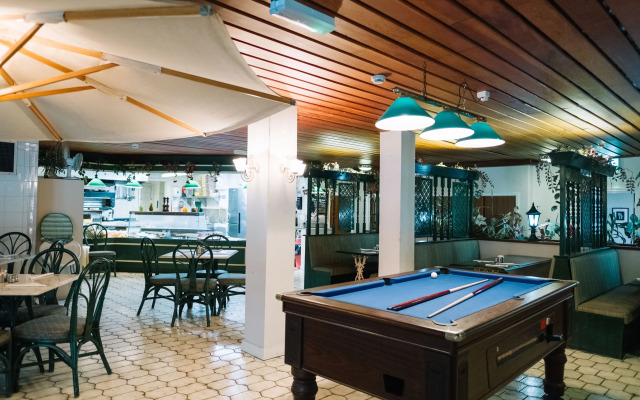Apollo Hotel