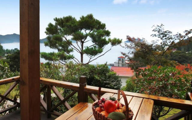 Geoje Sunshine Beach Pension