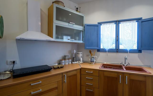 The Aegean blue country house Old Milos