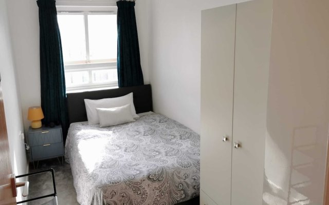 Entired Apartment Near Manchester City Centre, M15