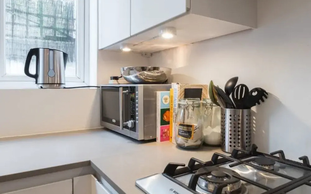 Modern stylish and luxurious 1 bed flat