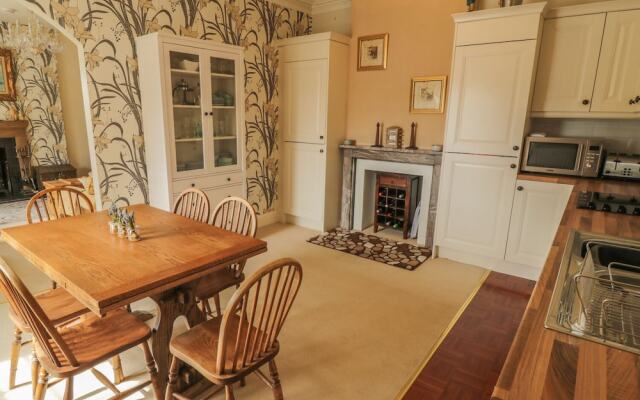 Apartment 7, Sneaton Hall