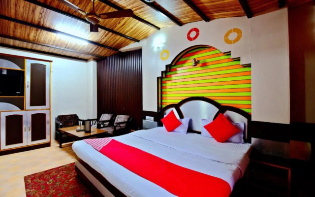 Hotel Paras By OYO Rooms