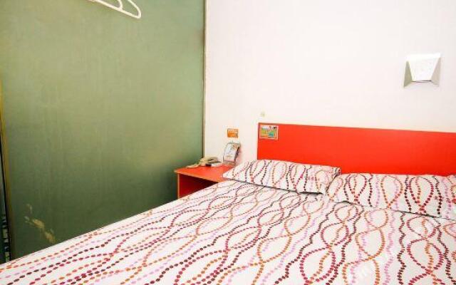 Pod Inn Bin Jiang Gao Jiao Yuan Branch