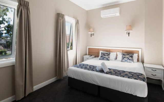 Lily Sands Inn – Guest Rooms – Melbourne