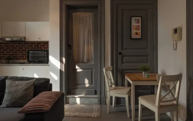 Grey l studio apartments Corniche Alexandria Little Venice