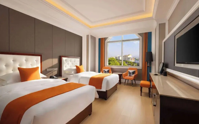 Hawthorn by Wyndham Dehong Mangshi