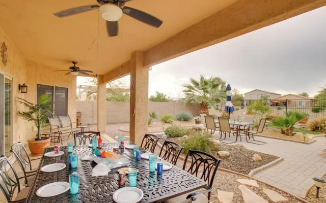 San Tan Mountain Escape w/ Patio & Pool Access!