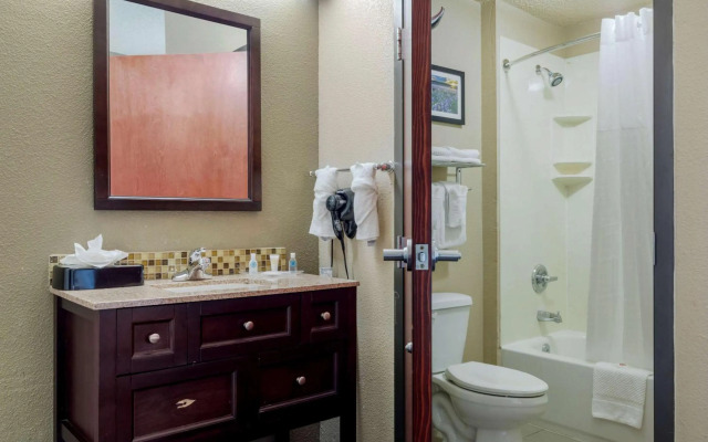 Comfort Suites Waco North - Near University Area