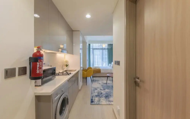 Bright and cozy studio in Azizi Riviera