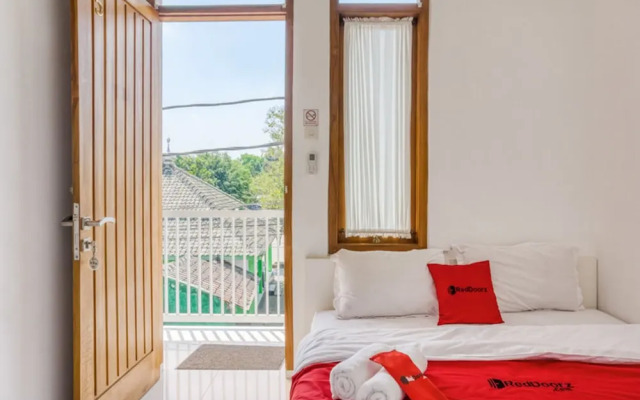 RedDoorz Syariah near Taman Pelangi Jogja 2