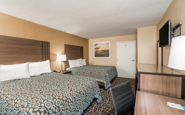 Days Inn by Wyndham Seattle South Tukwila