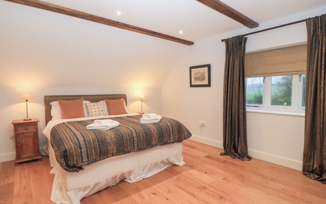 Peewit Coach House