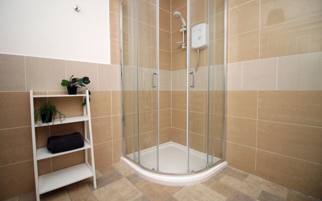 Karah Suites - Church Road I