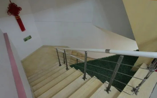 Xinzhou Hotel (Shanghai East China University of Technology)