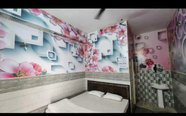 Oyo Flagship Home 703205 Star Hotel