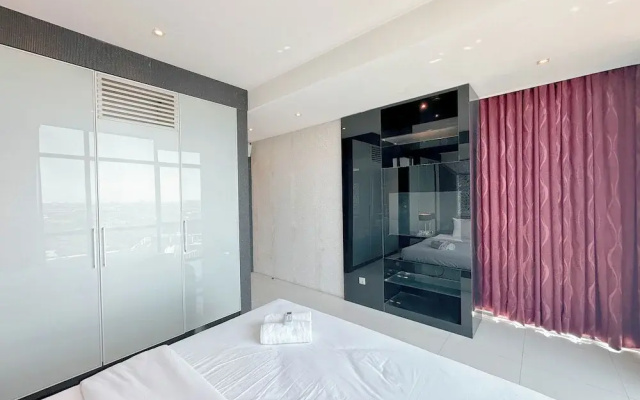 Spacious And Comfortable Living 3Br Apartment At Aryaduta Residence