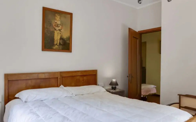 Unique Holiday Experience in Greenery near Lake