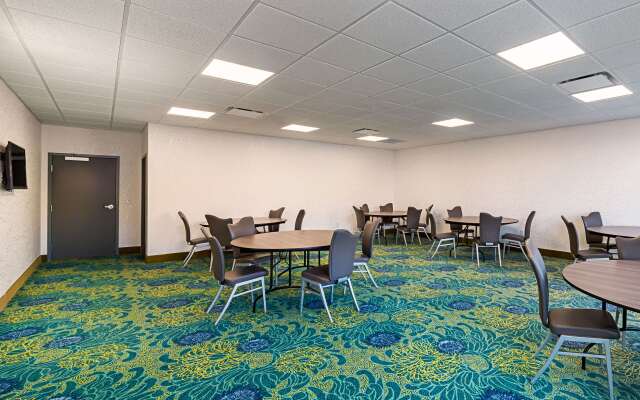 Comfort Inn & Suites Oklahoma City near Bricktown