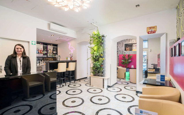 Best Western Plus Celebrity Suites