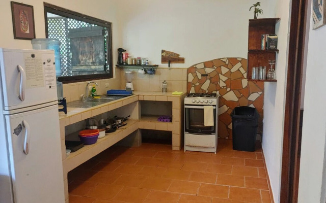 Colibri Surf House & Flats
