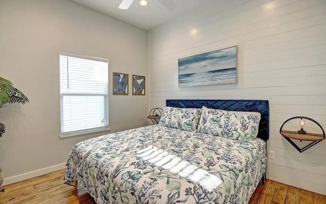 Brock's 2 Bedroom Bungalow by Redawning