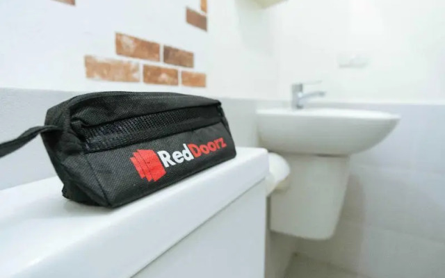 RedDoorz Plus near Camella La Brisa Lapulapu