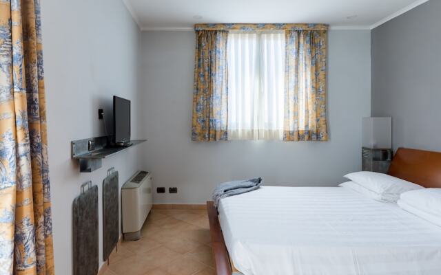 Crosti Apartments