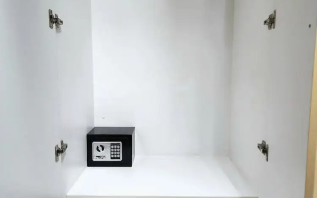 High-Tech Studio at Grass Residences -2 persons only, Quezon City