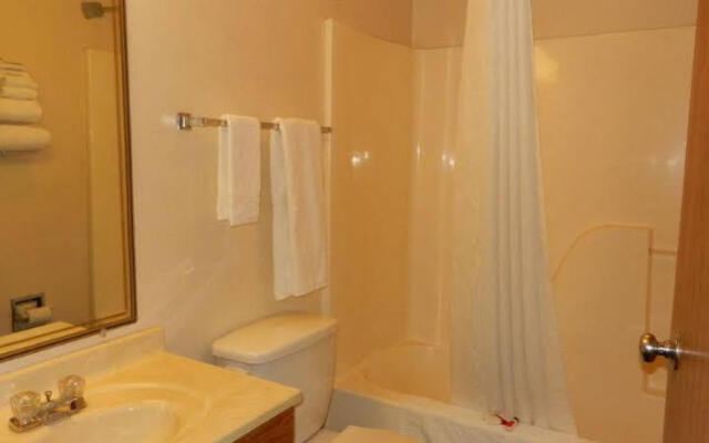 Super 8 Motel - Potosi