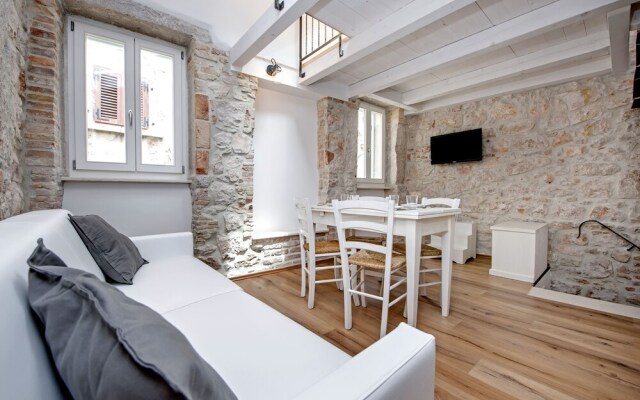 Apartments Casa Roccia Bianca