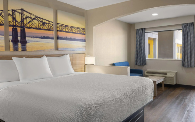 Days Inn & Suites by Wyndham Byram