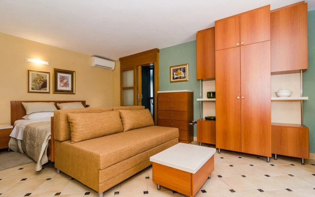 Studio Antica, Apartment With a Private Swimming Pool