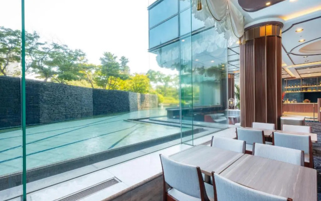 Hotel Springs Makuhari Premier